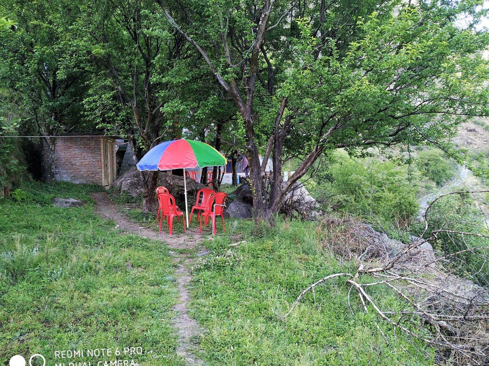 Tirthan Hilltop Home Stay Banjār Dış mekan fotoğraf
